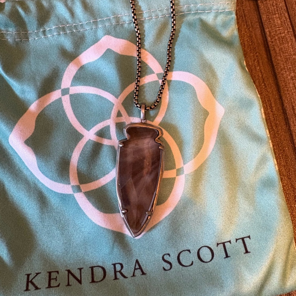 Kendra Scott Silver and Gray Arrowhead Pendant Necklace